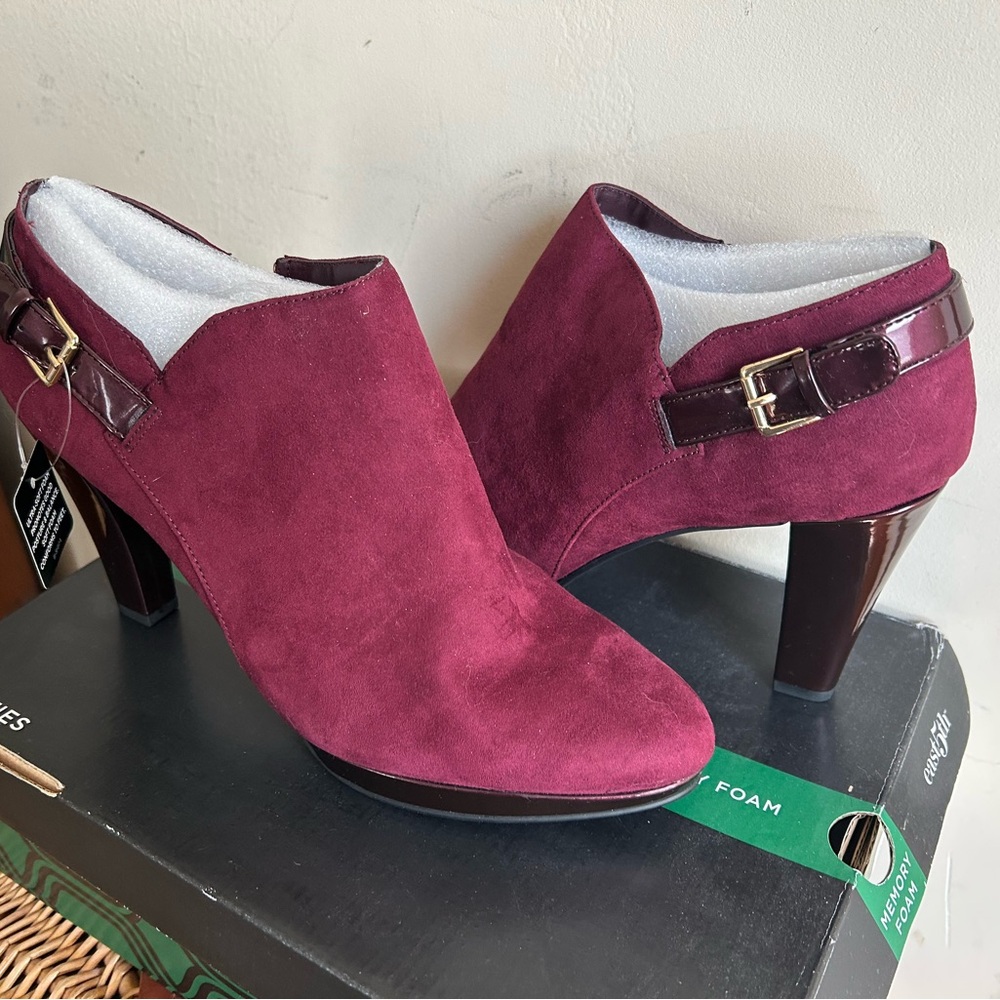 Elegant Burgundy Ankle Boots
